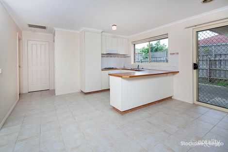 Property photo of 27 Grice Quadrant Pakenham VIC 3810