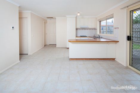 Property photo of 27 Grice Quadrant Pakenham VIC 3810