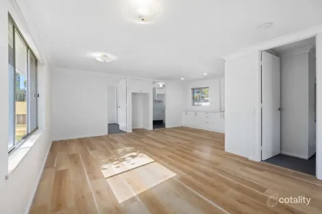 Property photo of 4/551 Kalimna Crescent Lavington NSW 2641