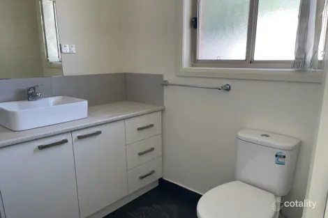 Property photo of 2/24 Olympic Avenue Shepparton VIC 3630