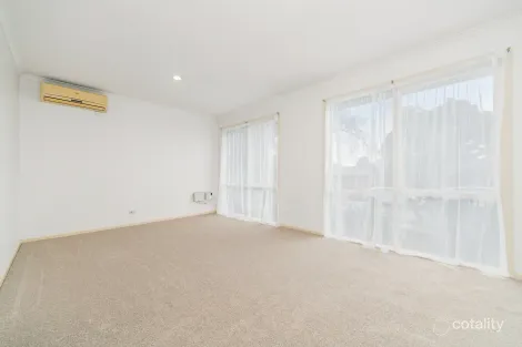 Property photo of 24 Dunn Crescent Langwarrin VIC 3910