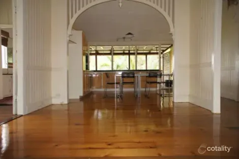 15 Ampthill St, Highgate Hill, QLD 4101