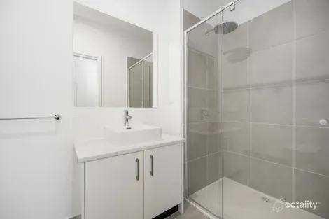 Property photo of 16 Limestone Drive Berwick VIC 3806