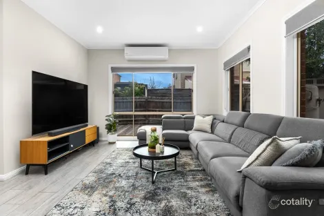 Property photo of 6 Celendine Place Hillside VIC 3037