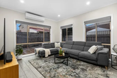 Property photo of 6 Celendine Place Hillside VIC 3037