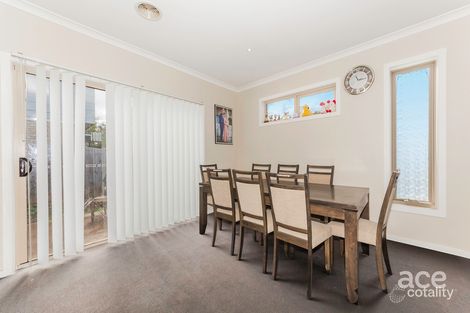 Property photo of 24 Rymill Way Truganina VIC 3029