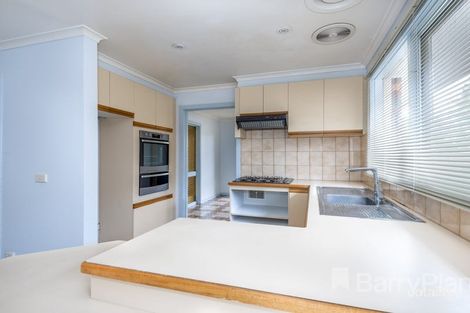 Property photo of 7 Waitara Avenue Keysborough VIC 3173