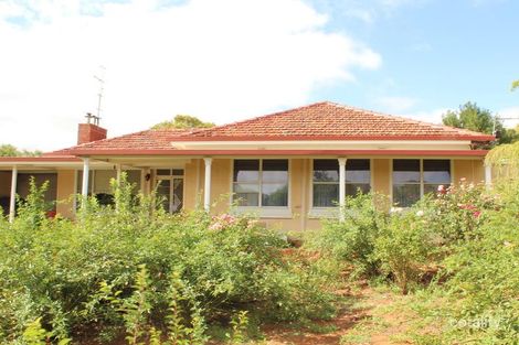 Property photo of 19 Henry Street Auburn SA 5451
