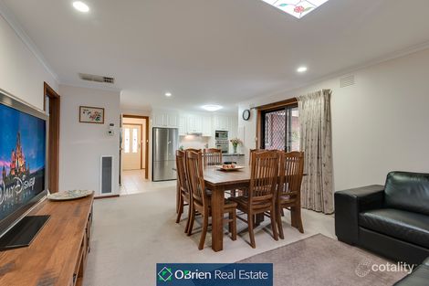 Property photo of 11 Currie Avenue Endeavour Hills VIC 3802