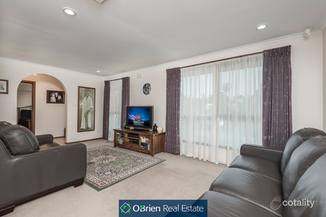 Property photo of 11 Currie Avenue Endeavour Hills VIC 3802