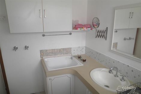 Property photo of 2/11 Beitz Avenue Labrador QLD 4215