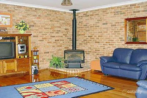 Property photo of 46 Devonshire Crescent Oak Flats NSW 2529