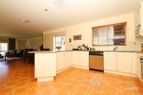 Property photo of 8 Cambridge Crescent Taylors Lakes VIC 3038