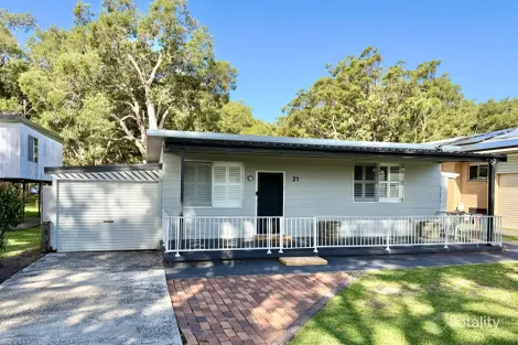 21 SUNRISE AVE, BUDGEWOI, NSW 2262