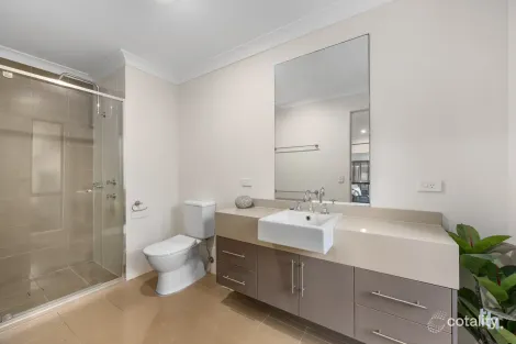 Property photo of 18 Tallowwood Crescent Fletcher NSW 2287
