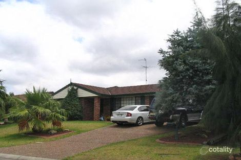 4 Yellow Pl, Claremont Meadows, NSW 2747