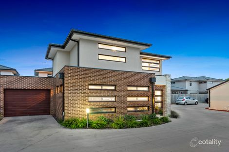 Property photo of 2/122 Kennington Park Drive Endeavour Hills VIC 3802