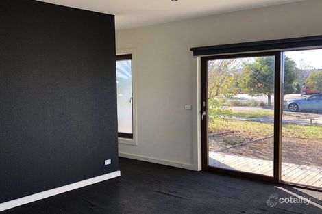 Property photo of 72 Wallara Waters Boulevard Wallan VIC 3756