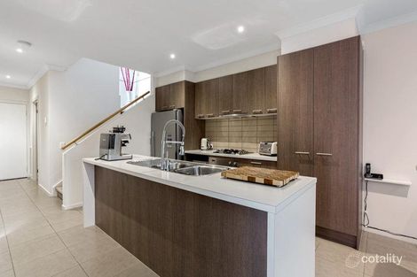 Property photo of 11 Mujeres Walk Epping VIC 3076