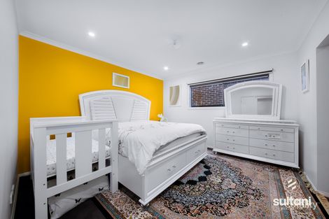 Property photo of 15 Paso Grove Clyde North VIC 3978