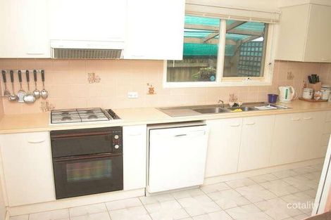 Property photo of 8 Sunbird Crescent Carrum Downs VIC 3201