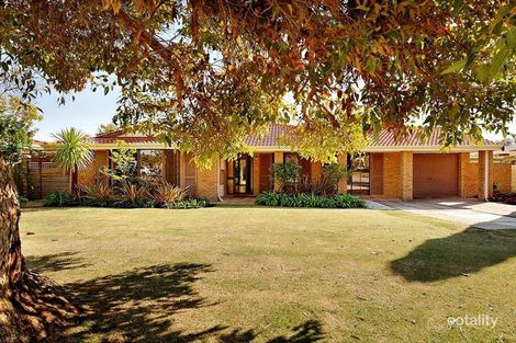 15 San Miguel Dr, Leeming, WA 6149