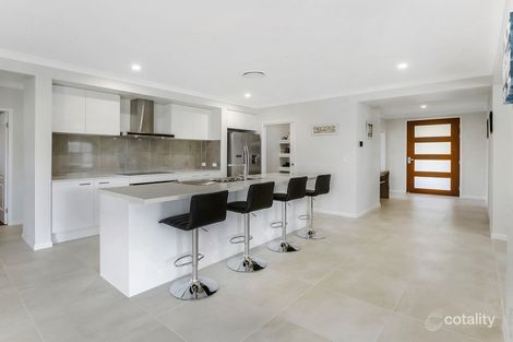 Property photo of 5 Rita Court Urangan QLD 4655