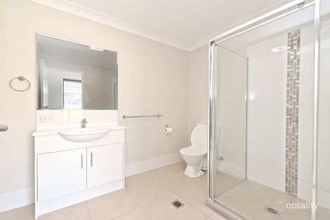 1/8 Cardamon Cres, Glenvale, QLD 4350