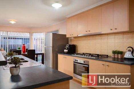 Property photo of 25 Bounty Way Berwick VIC 3806