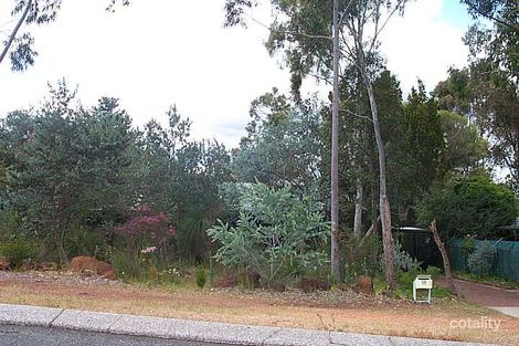 75 Raeburn Rd, Roleystone, WA 6111