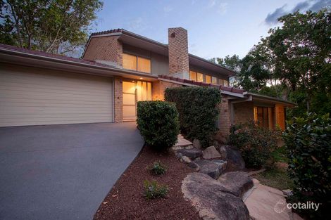 9 Wirra St, Chapel Hill, QLD 4069