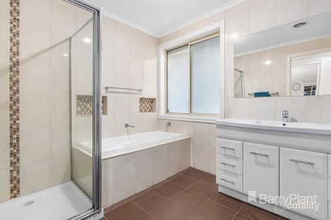 Property photo of 38 Allwyn Crescent Mill Park VIC 3082
