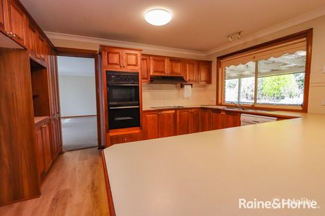 Property photo of 9 Huaba Close Robin Hill NSW 2795