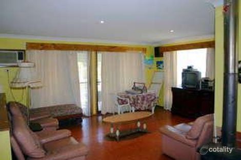 Property photo of 2 Apanie Close Summerland Point NSW 2259