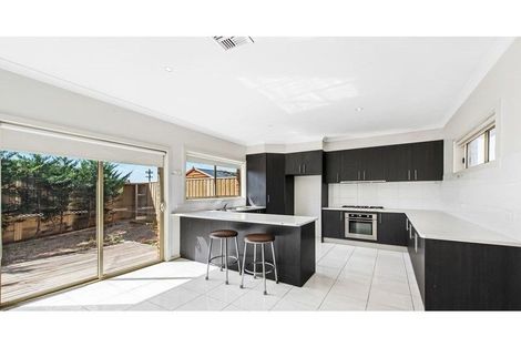 Property photo of 4/4 Granholm Grove Harkness VIC 3337