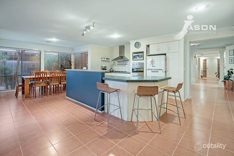 Property photo of 20 Southbank Walk Taylors Hill VIC 3037