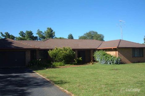 22 Flashman Ave, Nyngan, NSW 2825