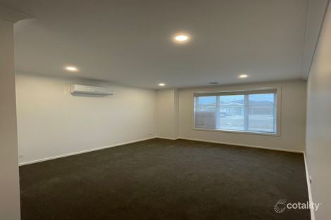 Property photo of 9 Montagna Circuit Armstrong Creek VIC 3217