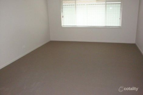 Property photo of 19 Comberford Close Prairiewood NSW 2176