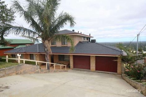 Property photo of 13 Opal Way Mount Richon WA 6112