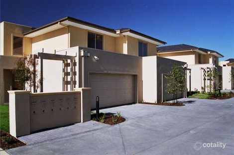 7 Coventry Dr, Sandhurst, VIC 3977