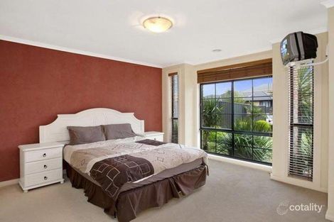 Property photo of 12 Pinnaroo Crescent Burnside VIC 3023
