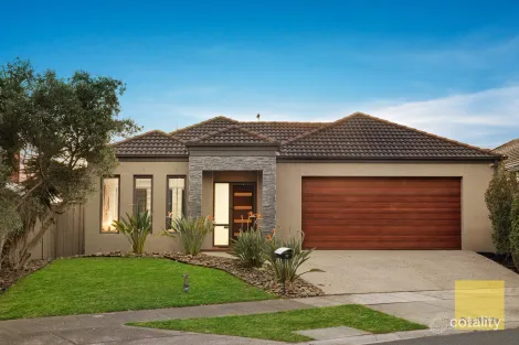 77 OAKVIEW PDE, CAROLINE SPRINGS, VIC 3023