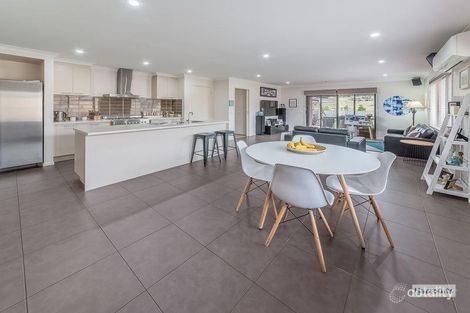 Property photo of 5 Samuel Drive Drouin VIC 3818