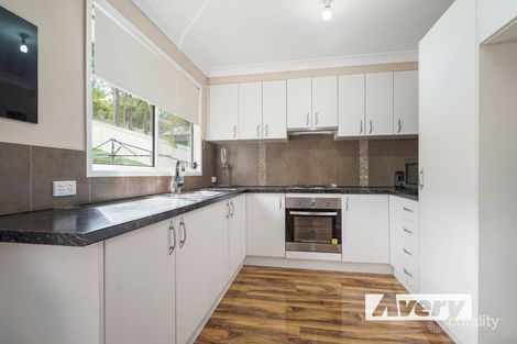 Property photo of 23 Endeavour Close Woodrising NSW 2284