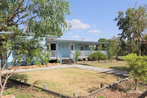 1 Old Airport Dr, Emerald, QLD 4720