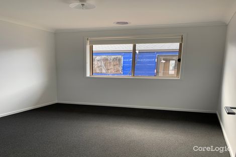 Property photo of 44 Scotland Circuit Cranbourne West VIC 3977