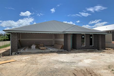 13 Newlands Cres, Kelso, NSW 2795