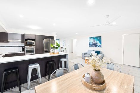 Property photo of 28 Aqua Crescent Redland Bay QLD 4165