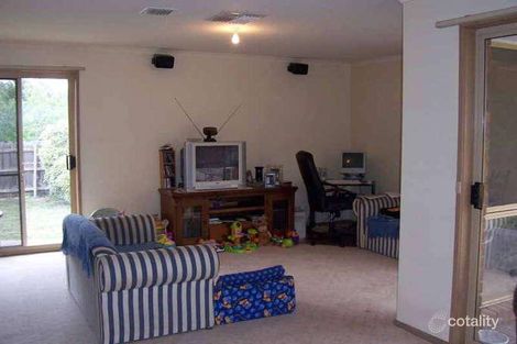 Property photo of 1 Nicholas Court Narre Warren VIC 3805